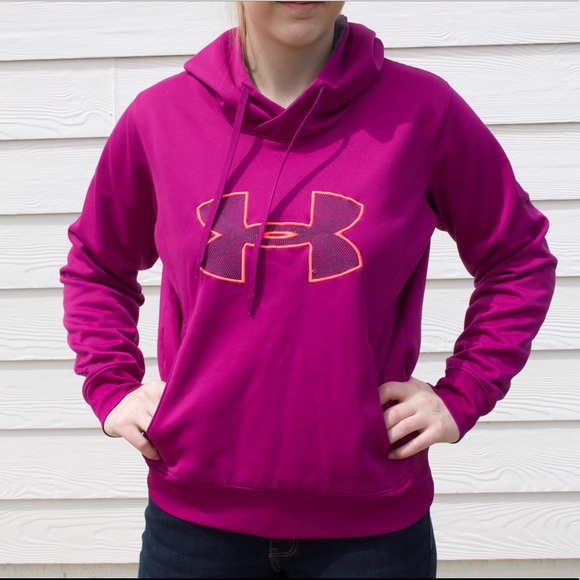 Under Armour Tops - Under armour semi-fitted storm sweatshirt!
